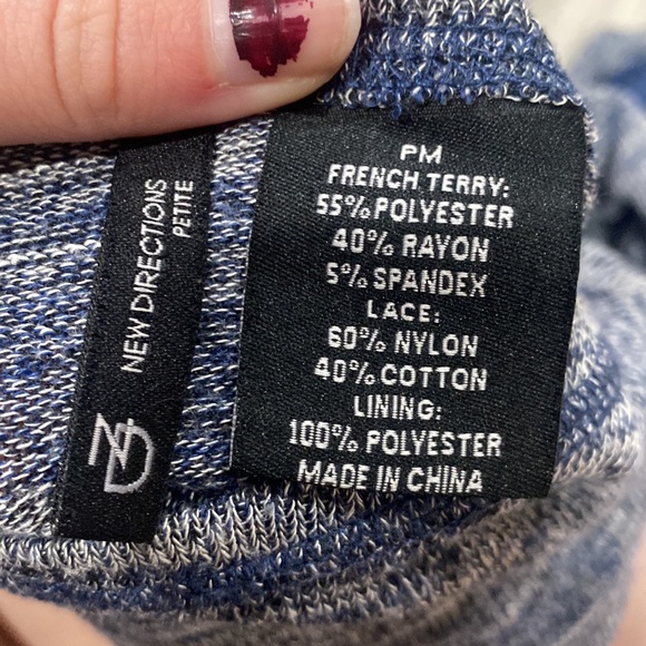 Women’s petite medium dress shirt - Picture 3 of 4